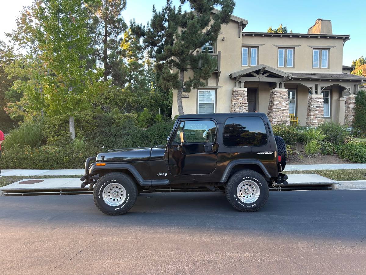 Jeep-wrangler-1991-black-4
