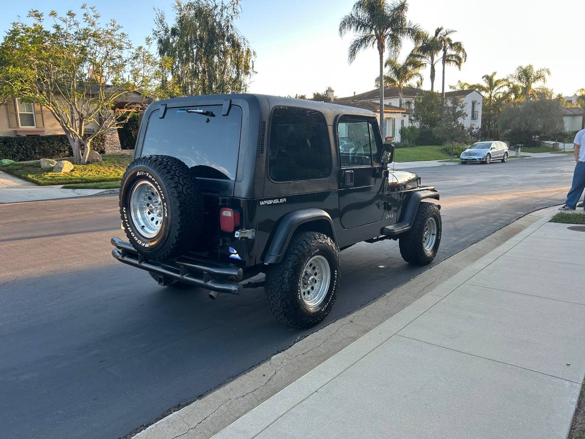 Jeep-wrangler-1991-black-5