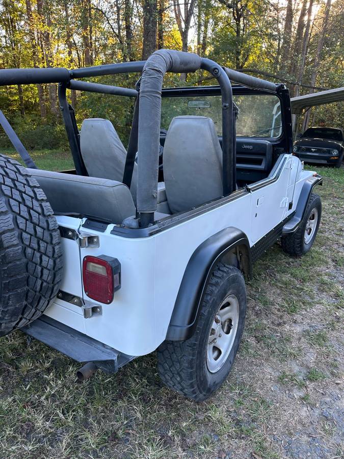 Jeep-wrangler-1992-white-3