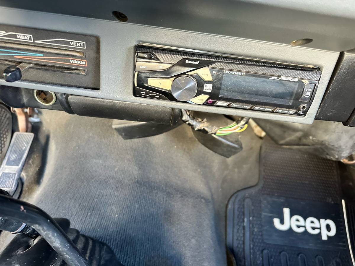 Jeep-wrangler-1994-white-1