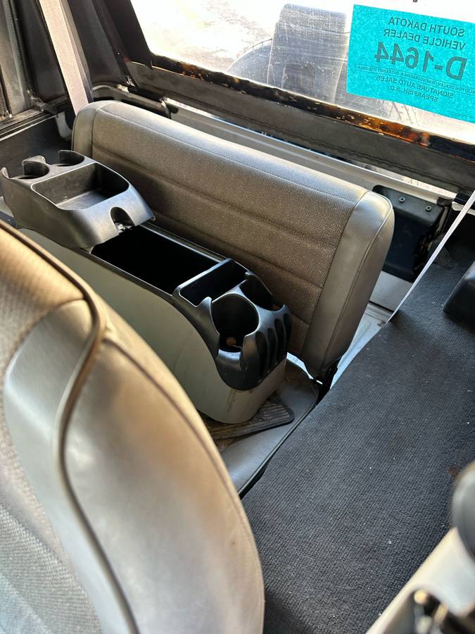 Jeep-wrangler-1994-white-9