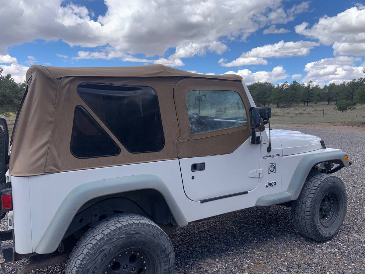 Jeep-wrangler-2000-white-1