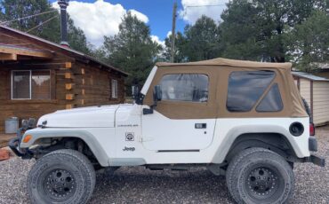Jeep-wrangler-2000-white-3
