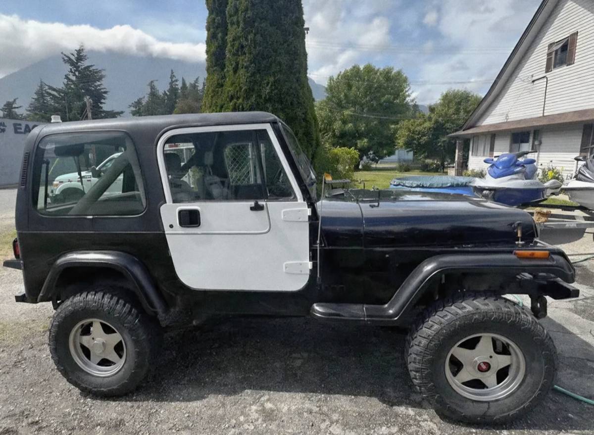 Jeep-wrangler-diesel-1990-3
