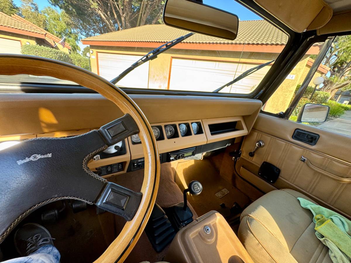 Jeep-wrangler-laredo-1988-black-14