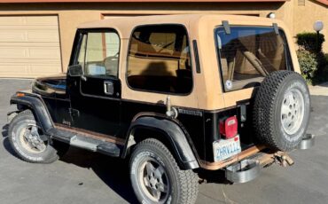 Jeep-wrangler-laredo-1988-black-4