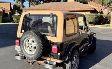 Jeep-wrangler-laredo-1988-black-5