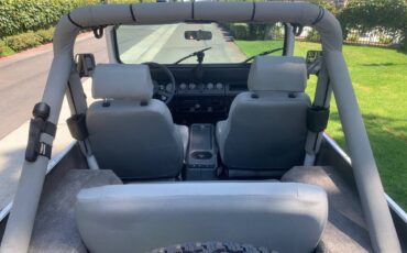 Jeep-wrangler-laredo-1988-white-1