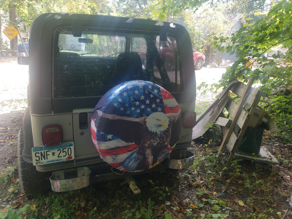 Jeep-wrangler-laredo-1989-silver-4