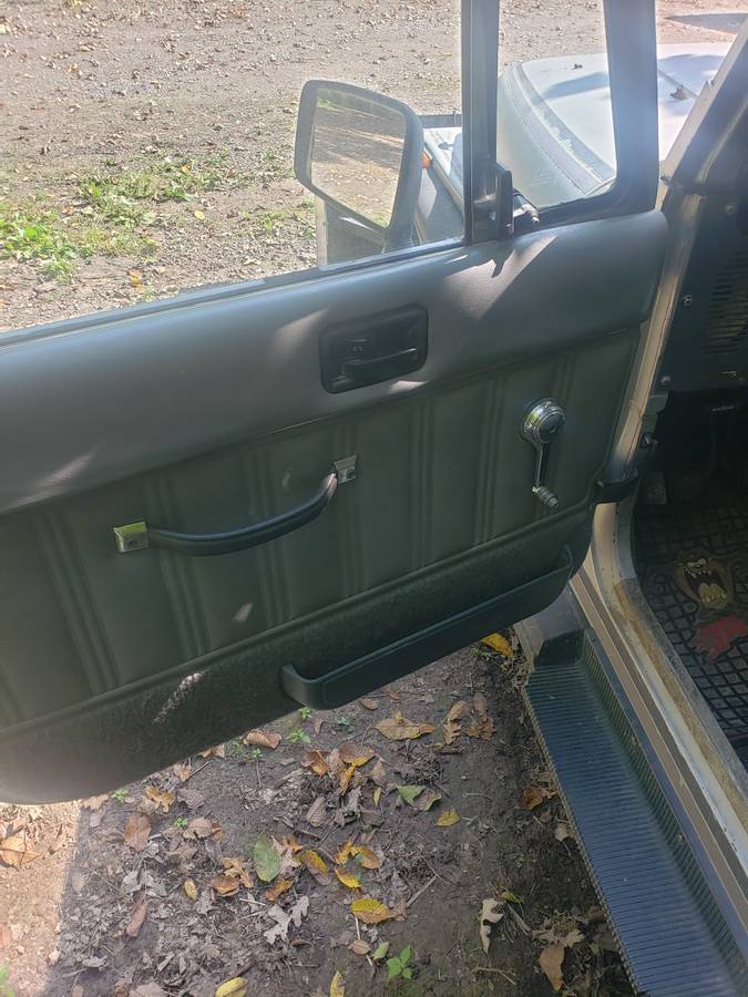 Jeep-wrangler-laredo-1989-silver-6
