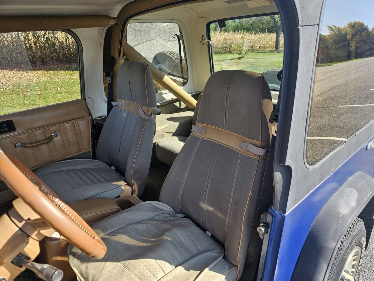 Jeep-wrangler-open-body-sahara-1988-blue-1