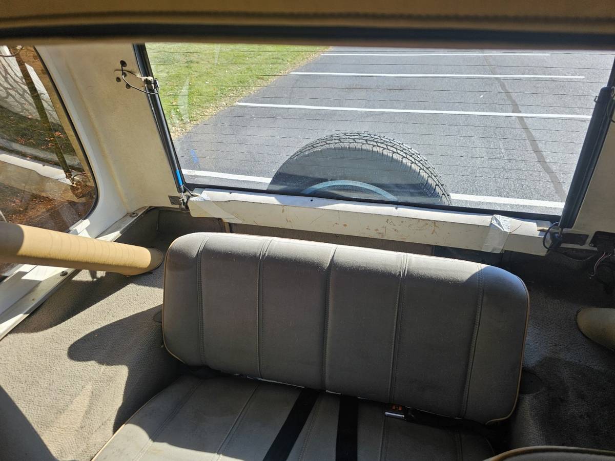 Jeep-wrangler-open-body-sahara-1988-blue-2
