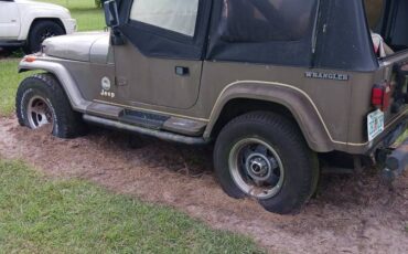 Jeep-wrangler-sahara-4x4-1989-brown