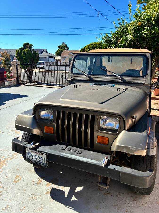 Jeep-wrangler-sahara-edition-1989-green-5