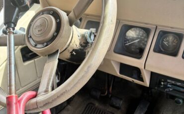 Jeep-wrangler-sahara-edition-1989-green-7