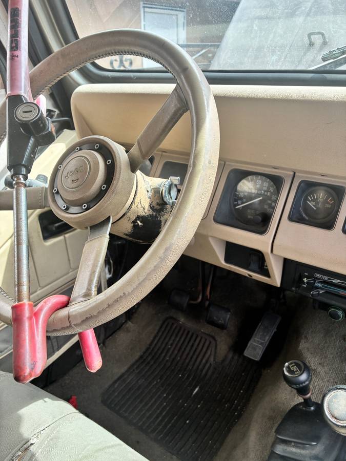 Jeep-wrangler-sahara-edition-1989-green-7