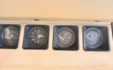 Jeep-wrangler-sahara-edition-1989-green-9