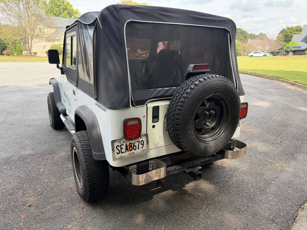 Jeep-wrangler-se-1994-white-2