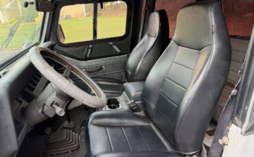 Jeep-wrangler-se-1994-white-6