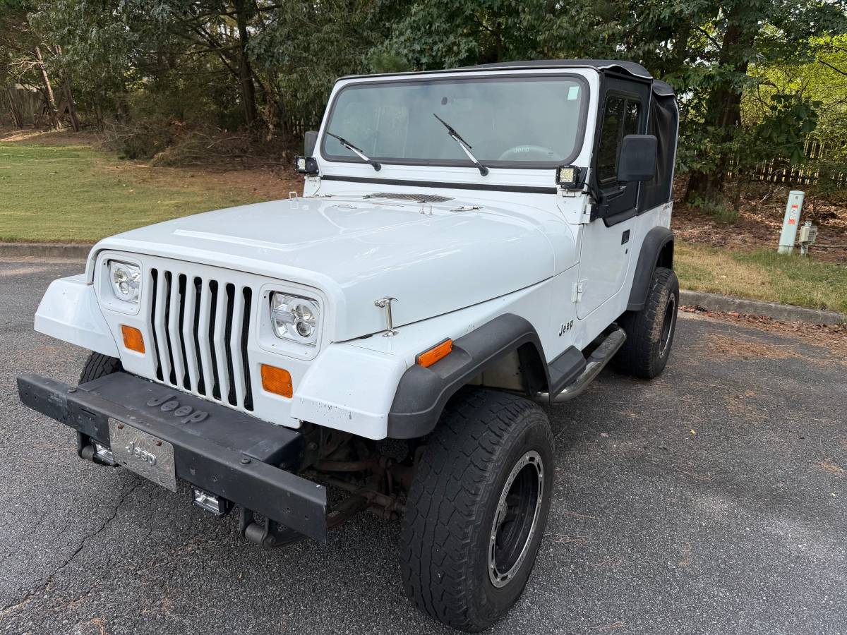 Jeep-wrangler-se-1994-white