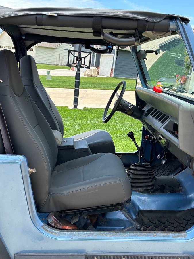 Jeep-wrangler-yj-1988-blue-10