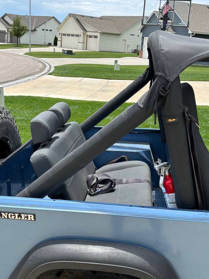 Jeep-wrangler-yj-1988-blue