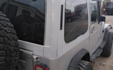 Jeep-wrangler-yj-1988-silver-1