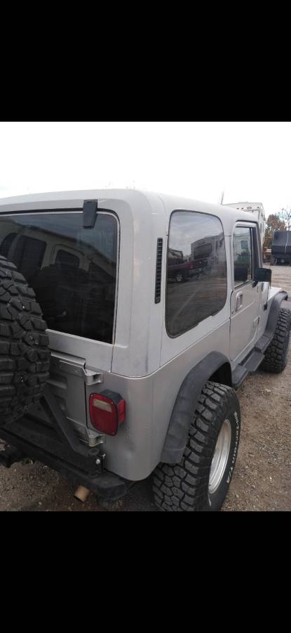 Jeep-wrangler-yj-1988-silver-1