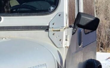 Jeep-wrangler-yj-1988-silver-11