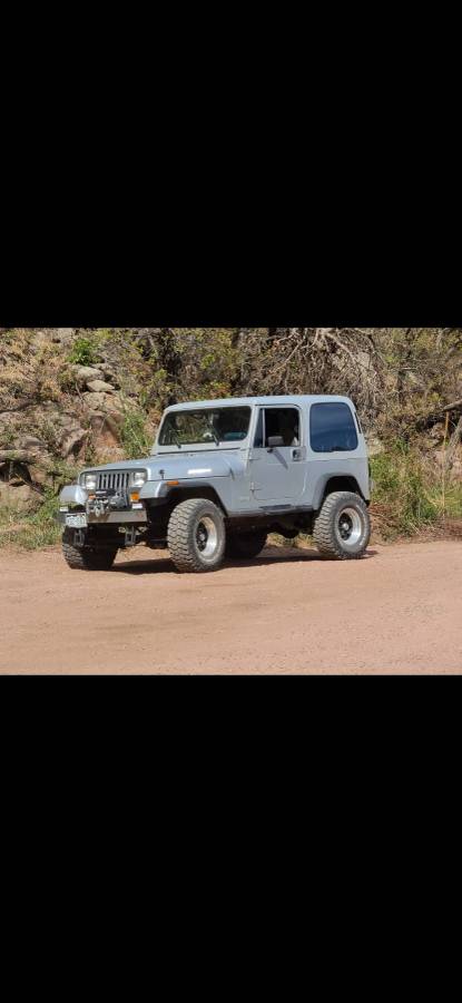 Jeep-wrangler-yj-1988-silver-3
