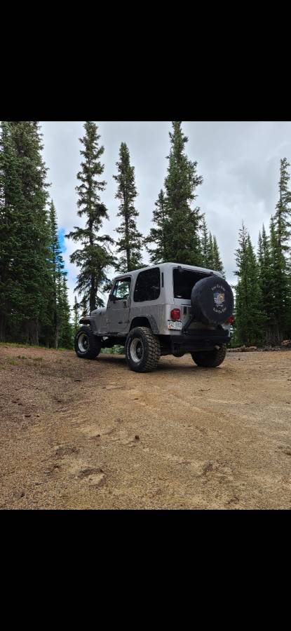 Jeep-wrangler-yj-1988-silver-4