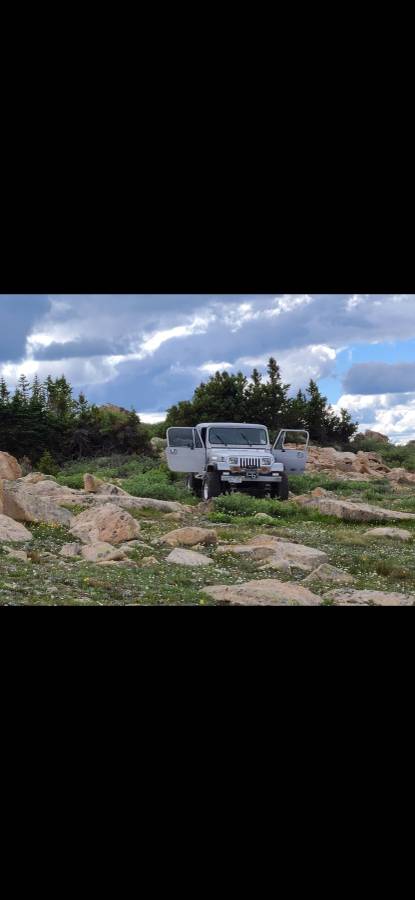 Jeep-wrangler-yj-1988-silver-5