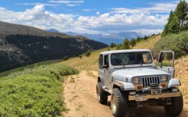 Jeep-wrangler-yj-1988-silver-7