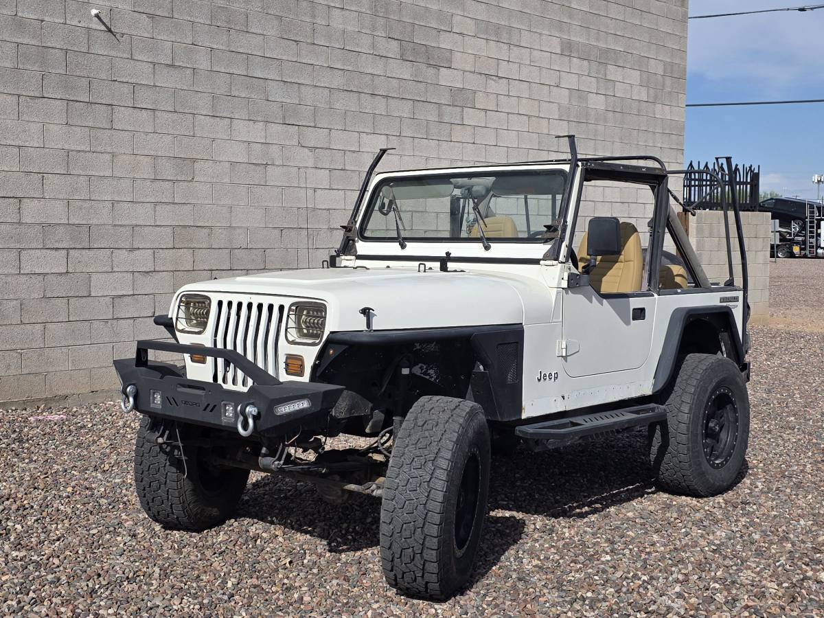 Jeep-wrangler-yj-1989-white-2