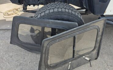 Jeep-wrangler-yj-1989-white-4