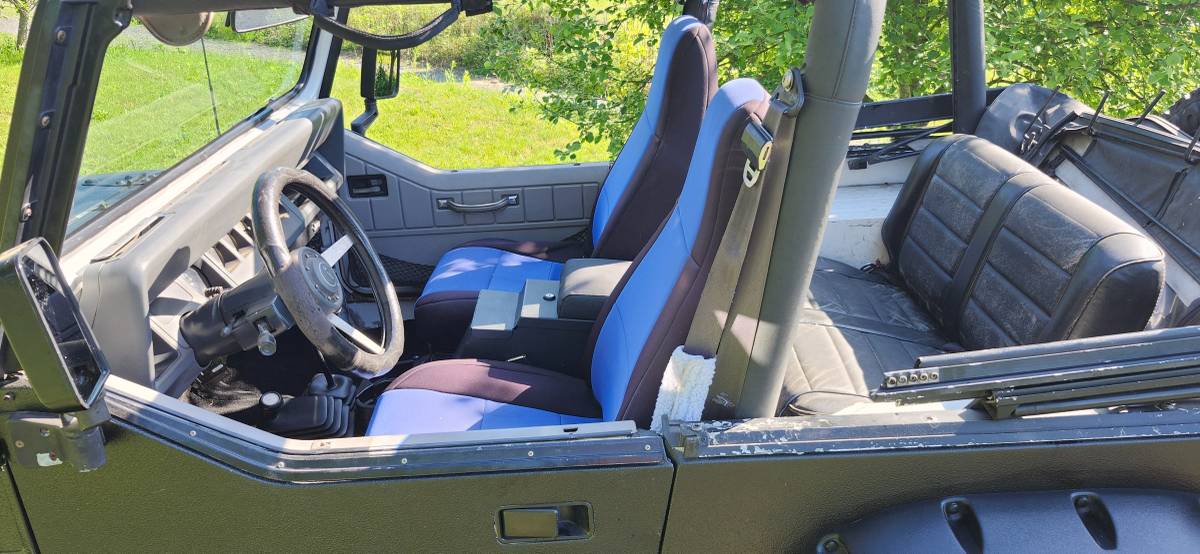 Jeep-wrangler-yj-1990-black-2