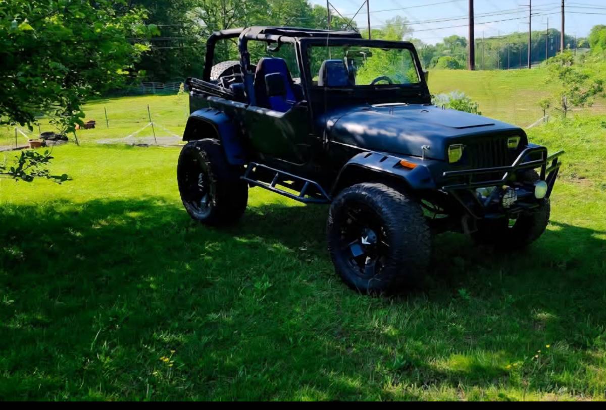 Jeep-wrangler-yj-1990-black