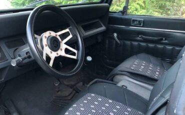 Jeep-wrangler-yj-1991-black-3