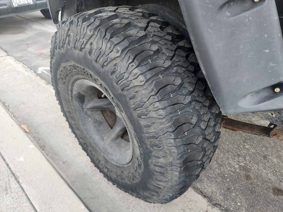 Jeep-wrangler-yj-1991-black-6
