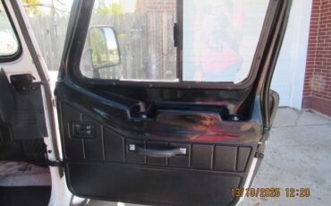 Jeep-wrangler-yj-1992-white-2