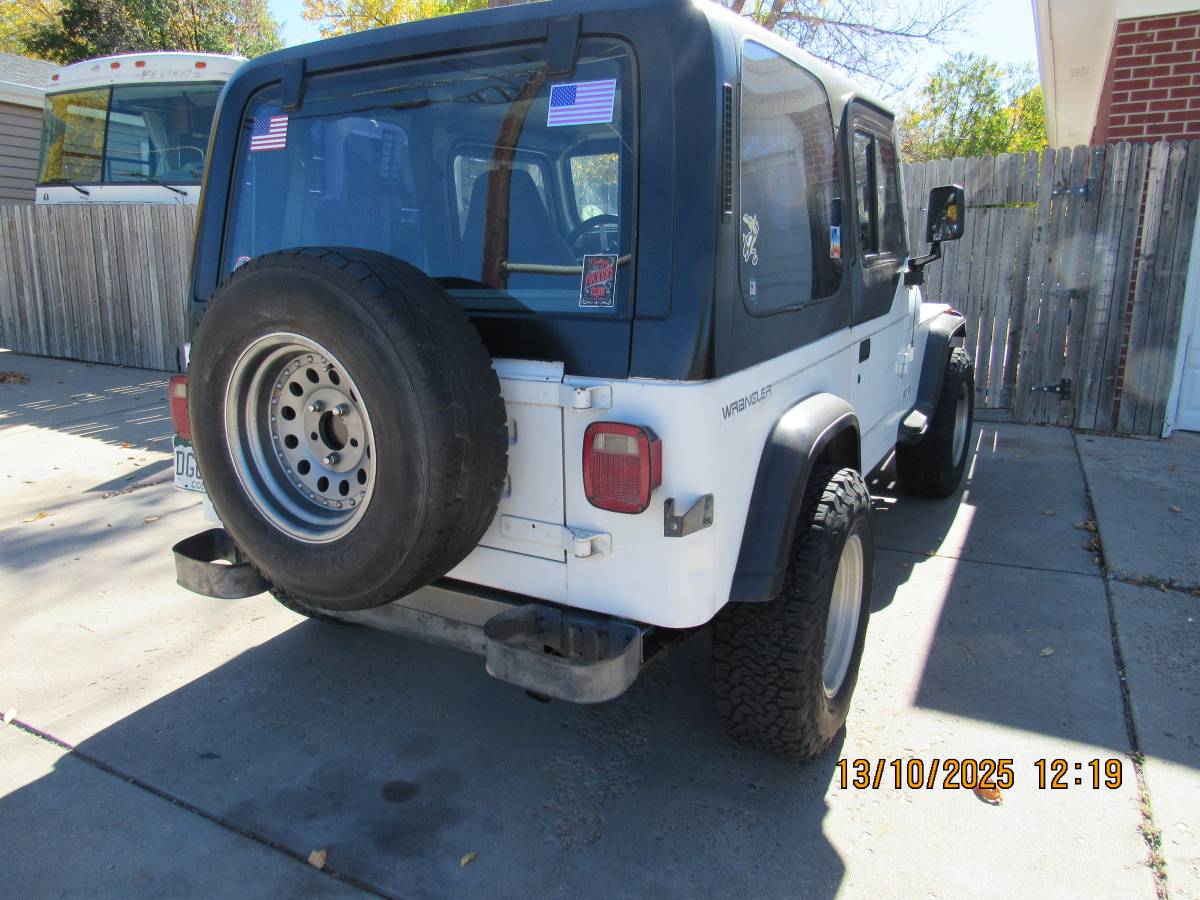 Jeep-wrangler-yj-1992-white-6