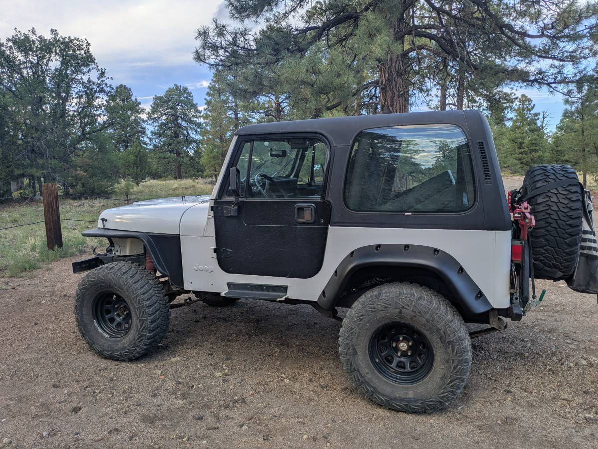 Jeep-wrangler-yj-1995-white-10