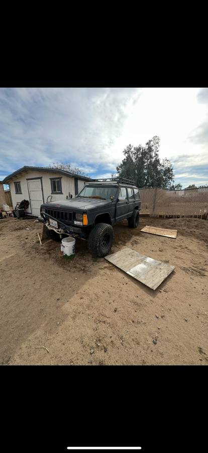 Jeep-xj-1990-black-1