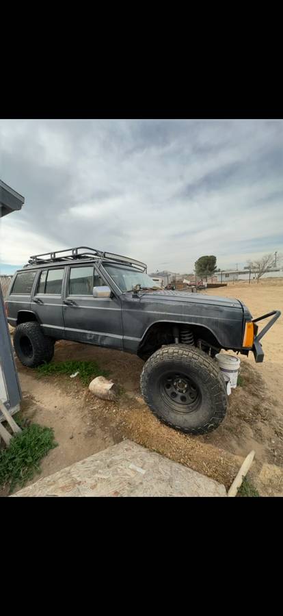 Jeep-xj-1990-black-2