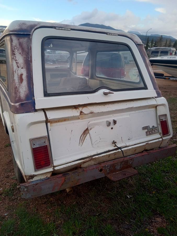 Jeepster-commando-4wd-1968-white-4