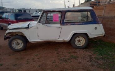 Jeepster-commando-4wd-1968-white-5