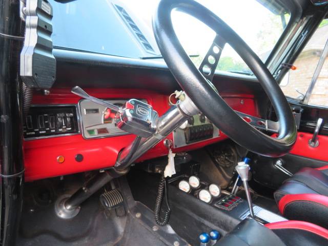 Jeepstercommando-1968-black-19