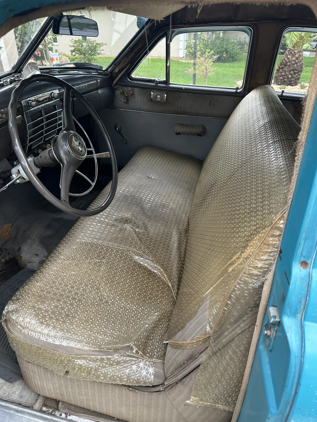 Kaiser-Special-1947-Blue-Tan-12