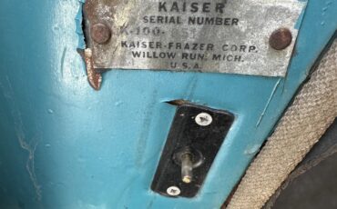 Kaiser-Special-1947-Blue-Tan-6