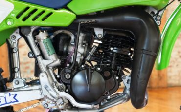 Kawasaki-KDX-1987-3